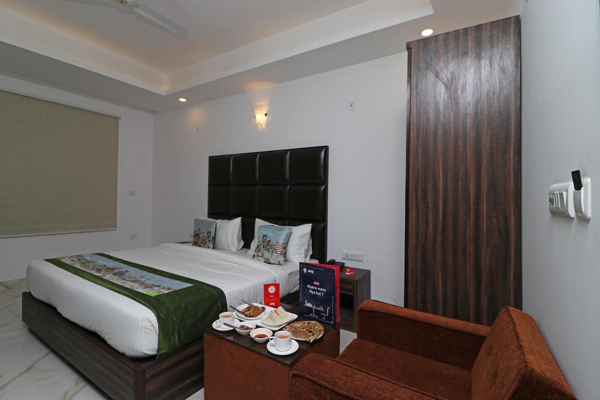 Hotel O Aamara New Delhi Exteriör bild