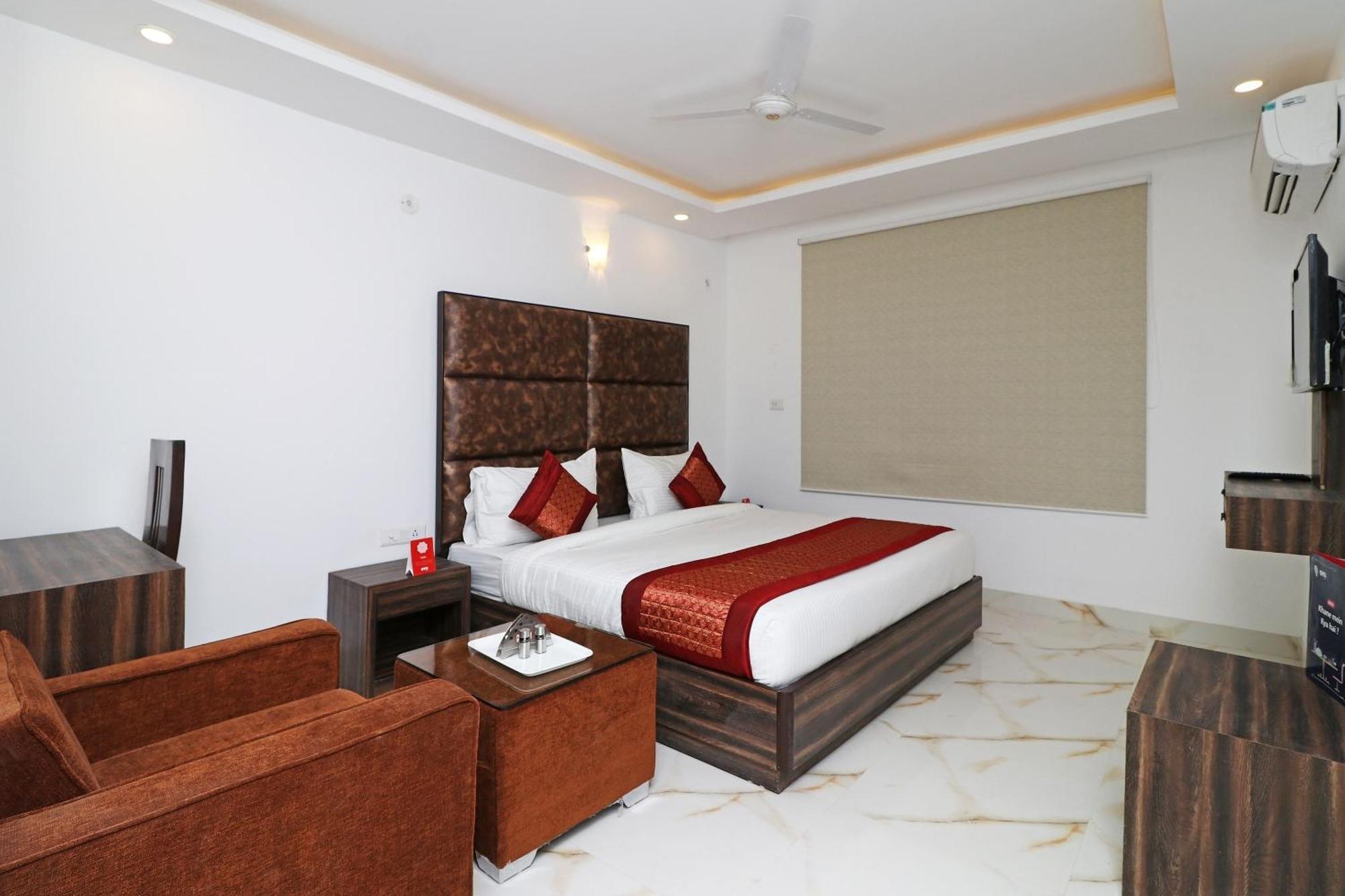 Hotel O Aamara New Delhi Exteriör bild