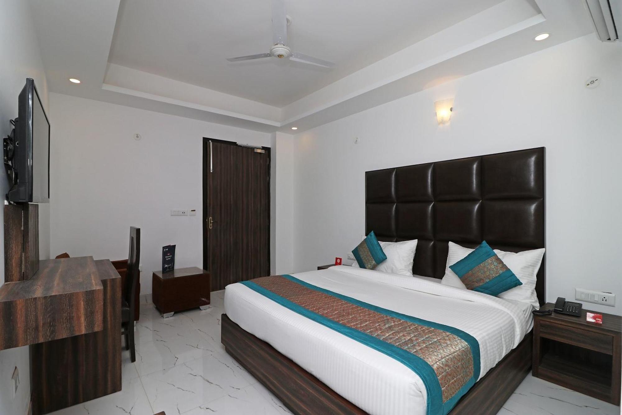 Hotel O Aamara New Delhi Exteriör bild