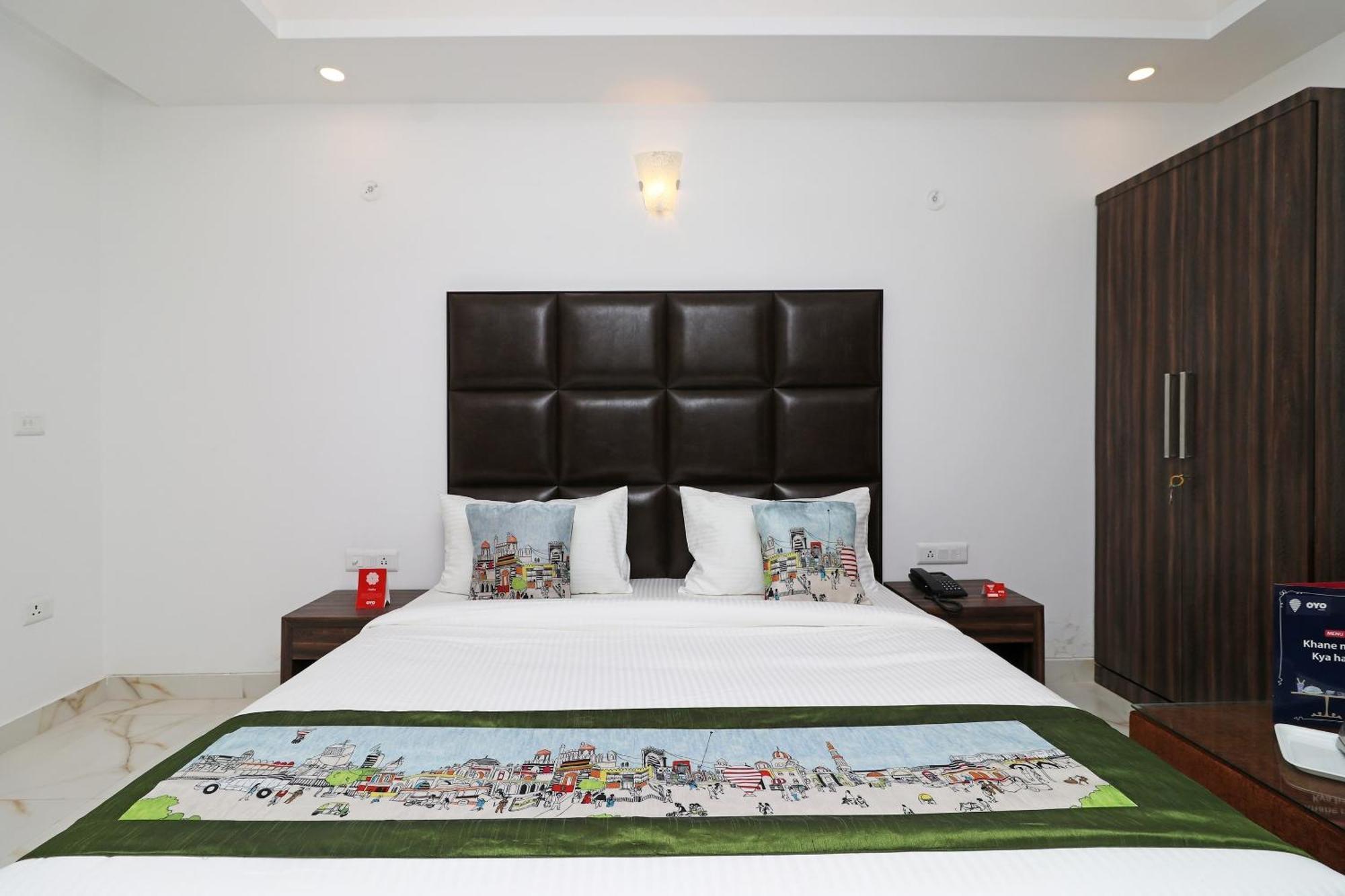 Hotel O Aamara New Delhi Exteriör bild
