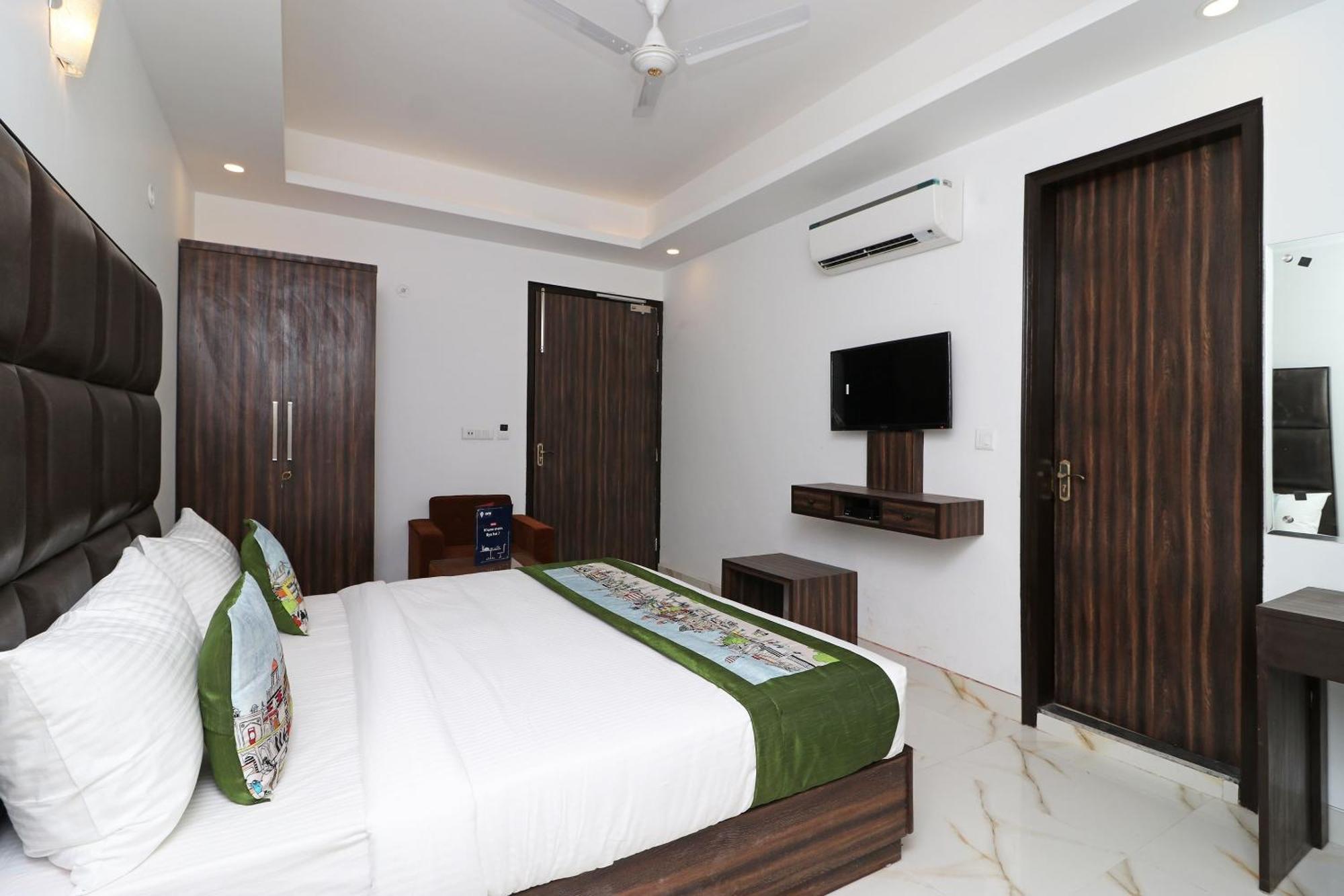 Hotel O Aamara New Delhi Exteriör bild
